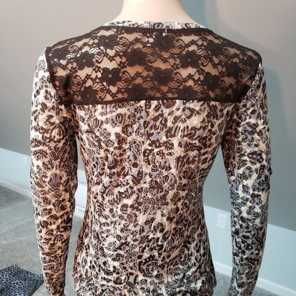 Cache Blouse - Picture 4 of 5